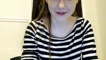 Червенокосата жена Фатална Лейси Ленън porno s balgarki язди доведено братче