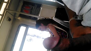 Руса гърдата МИЛФ си намери момче-играчка, с която да си порно на български език играе