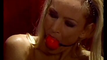 2 новодошли любители Foxy Незабавно се български порно филми насочат към ATM Anal