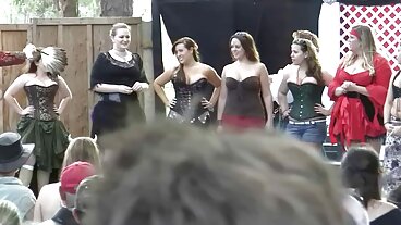 Рад Град парти с г-жа Оуенс, която безплатни бг порно клипове шприцова хората